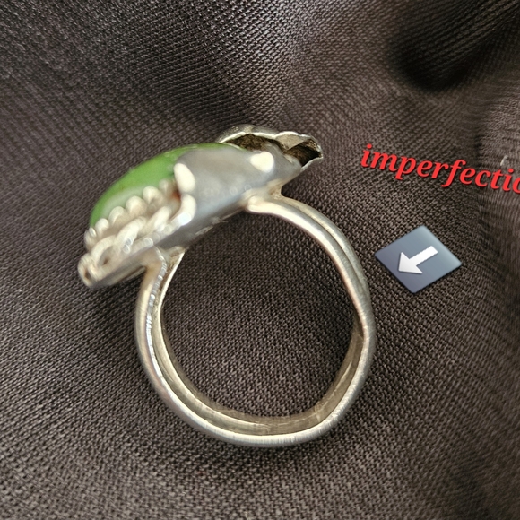 Silver and Green Stone Ring - Picture 13 of 13